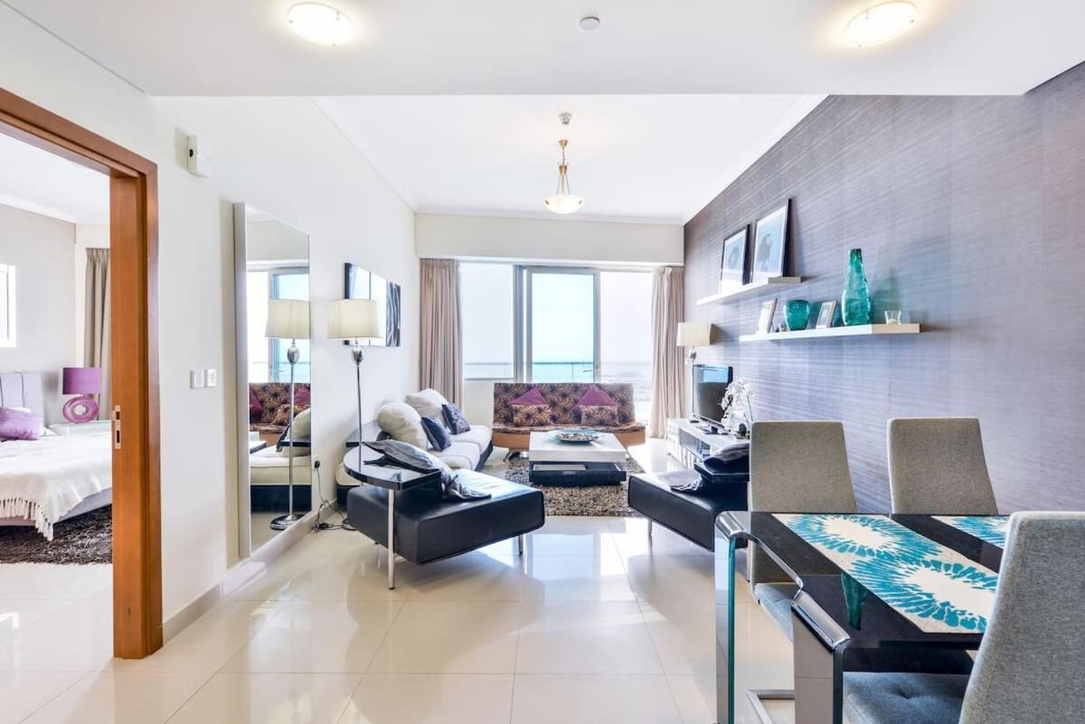 Luxury Sea View Apartment Dubai