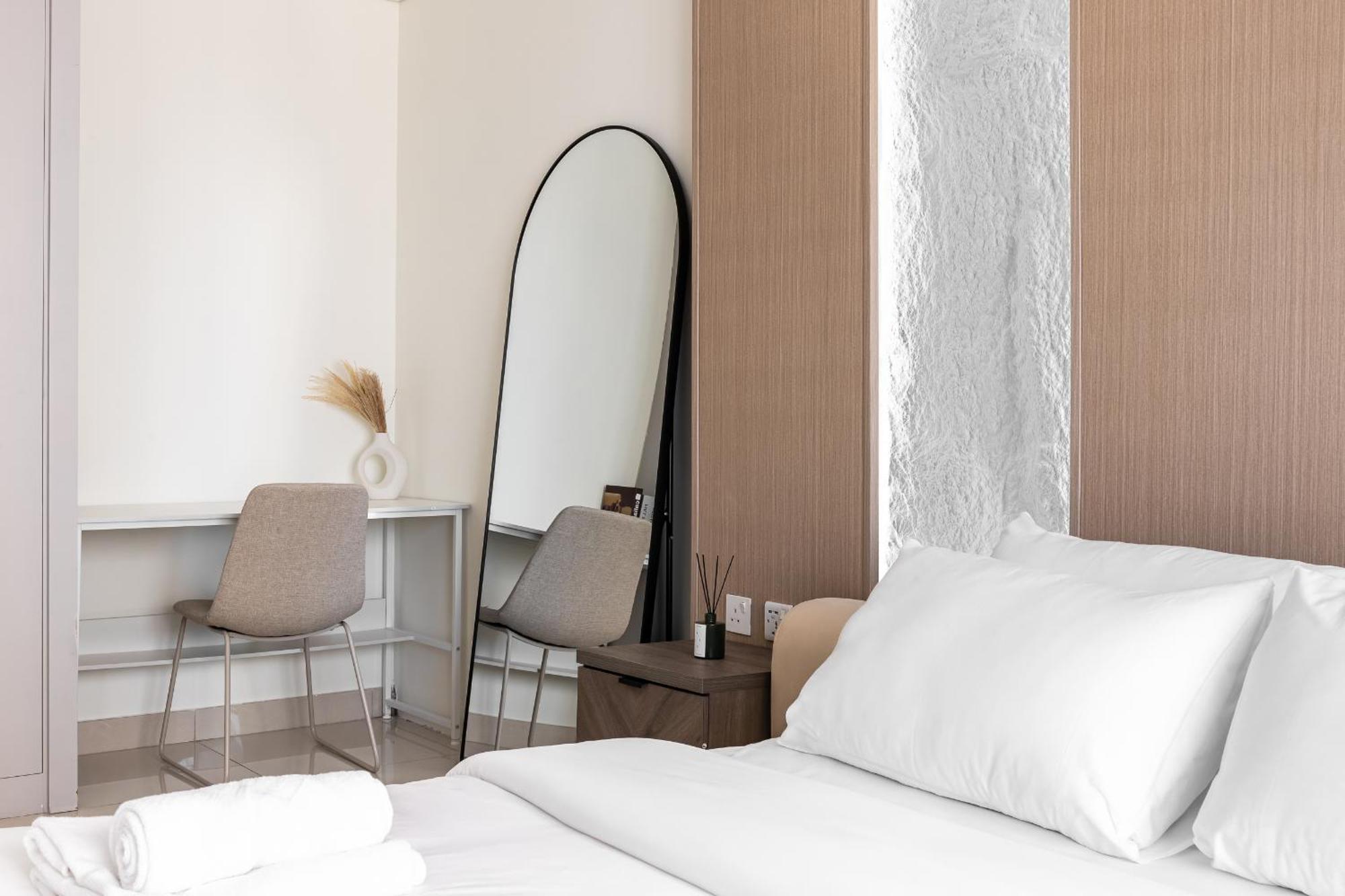 Fancy 3 Bedroom Right Next To Mall With Burj View In Downtown Appartement *