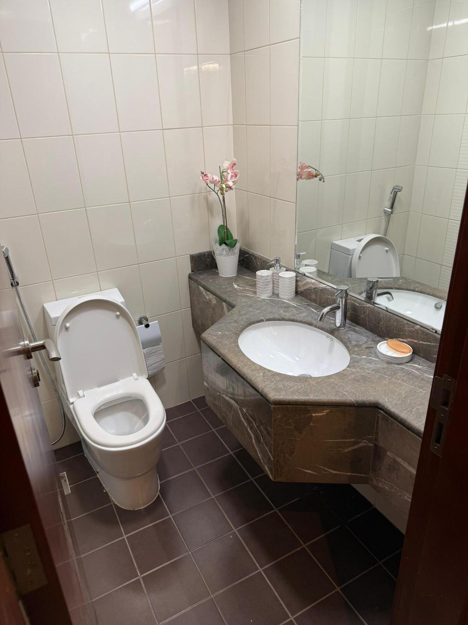 Värdshus 5 Min To Mall Downtown Dubai