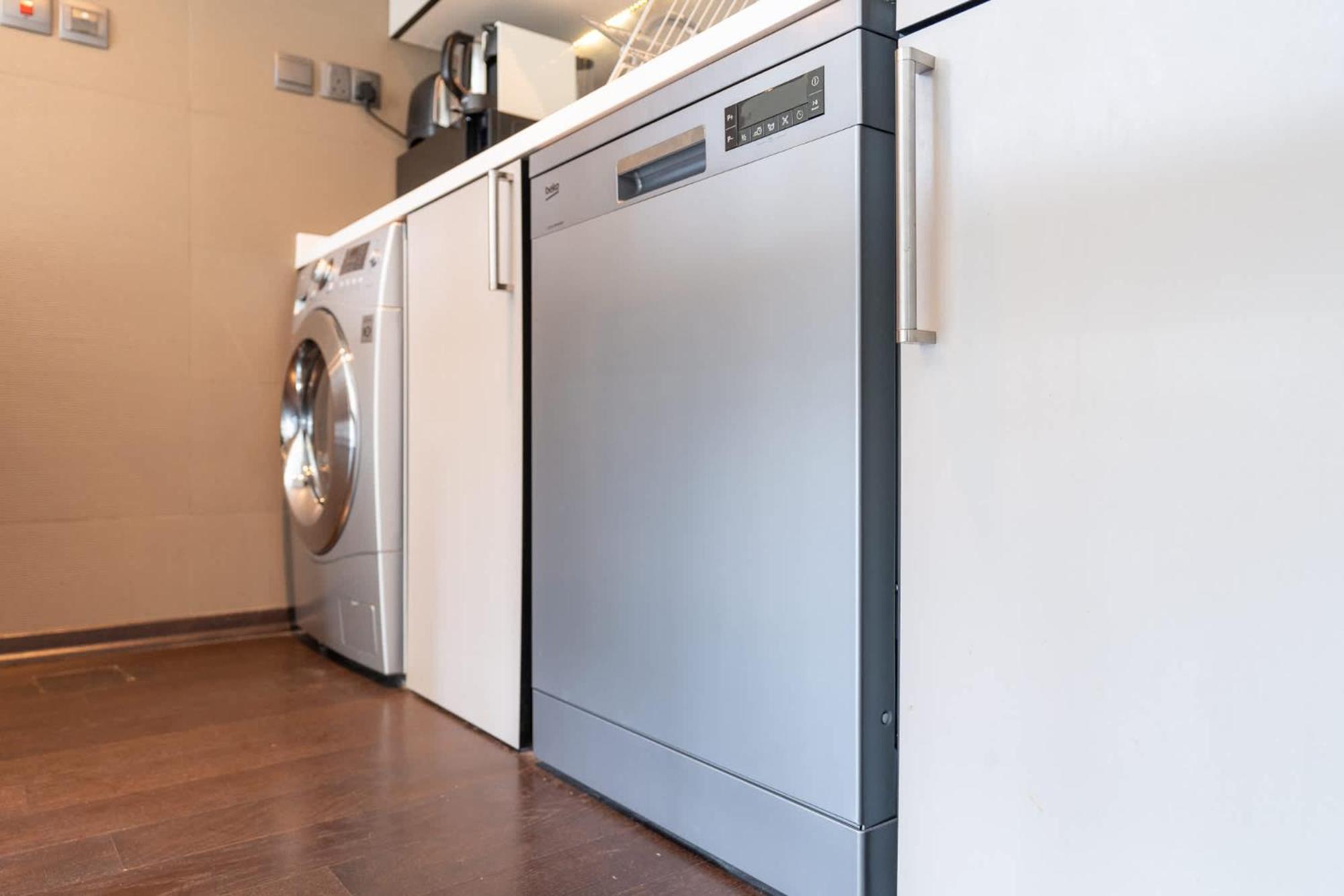 Cozy 1-bedroom At West Avenue Tower Near Marina * Dubái