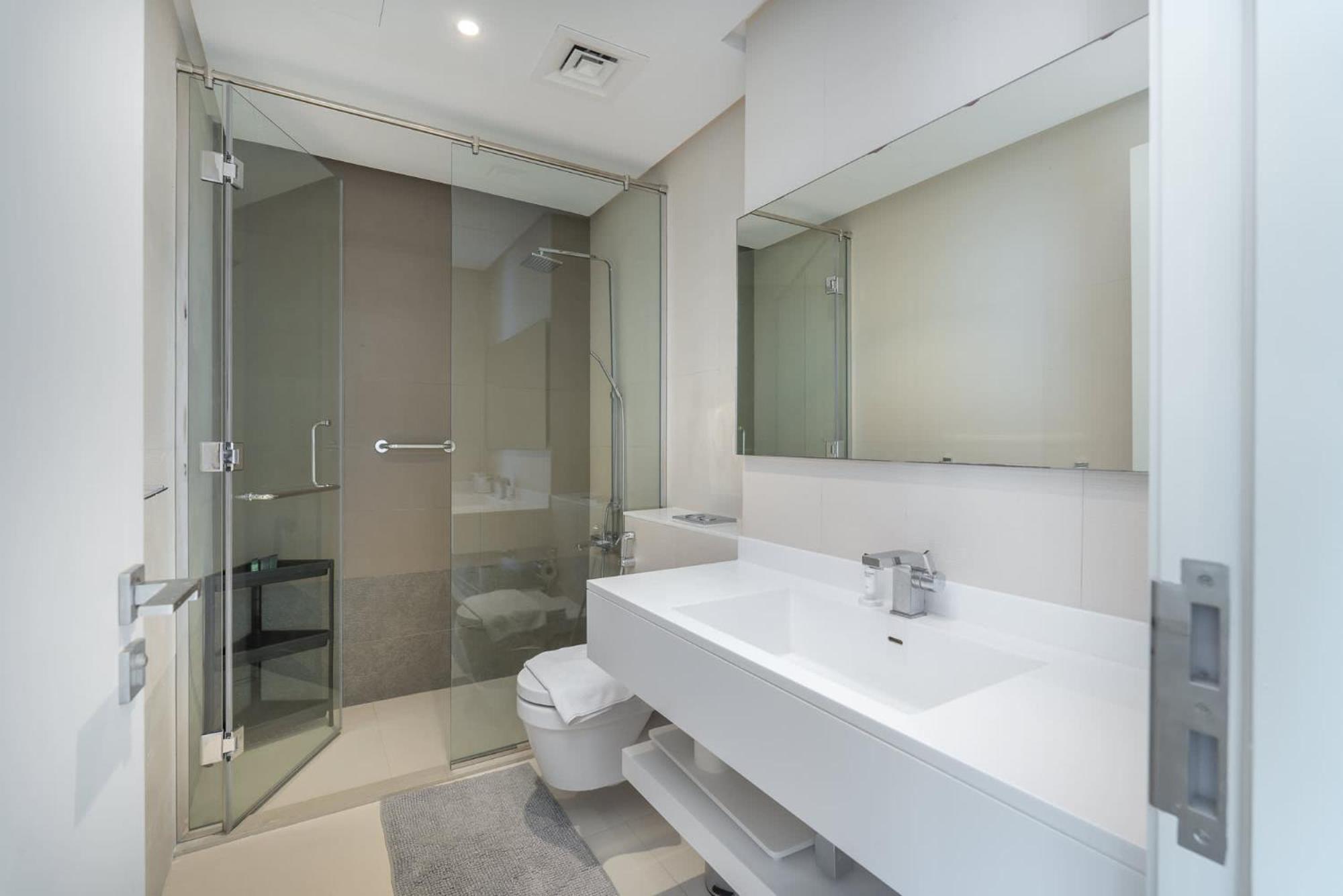 Cozy 1-bedroom At West Avenue Tower Near Marina Apartamento