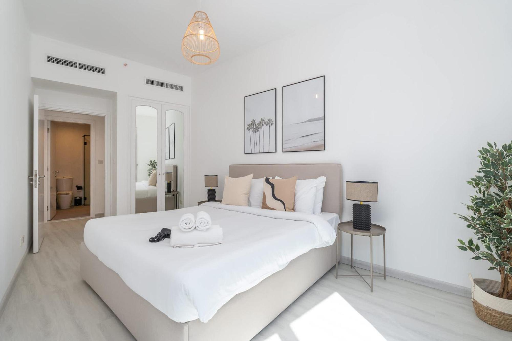 Apartament Exquisite 3-bedrooms At Marina Terrace With Striking Views Of Marina! Dubai