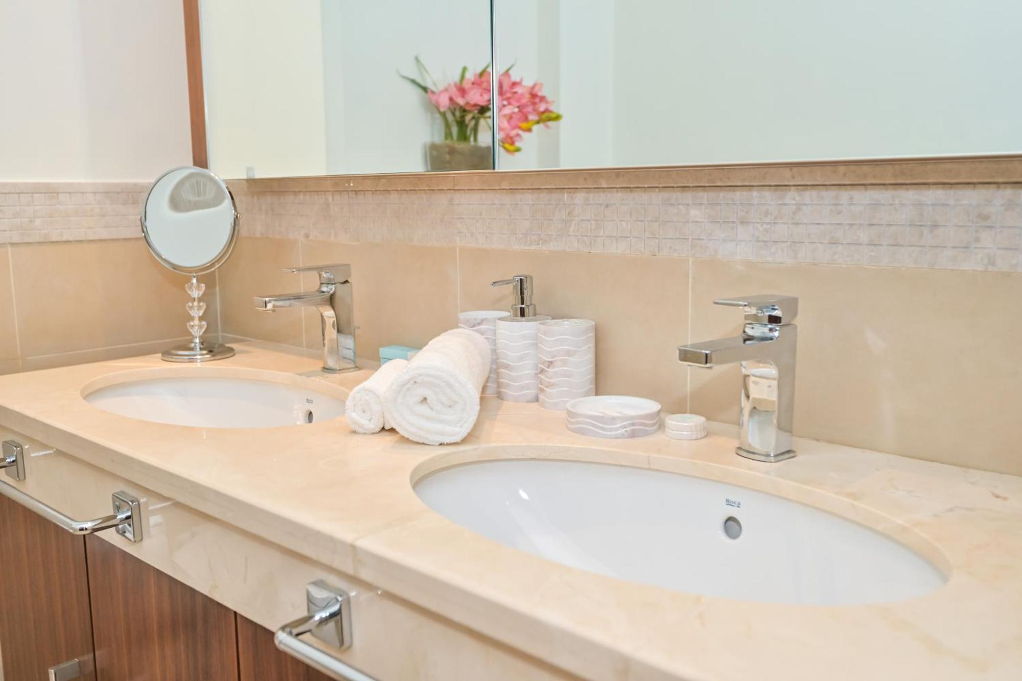 Burj Vista 2br Luxurious Wdirect Access To Mall