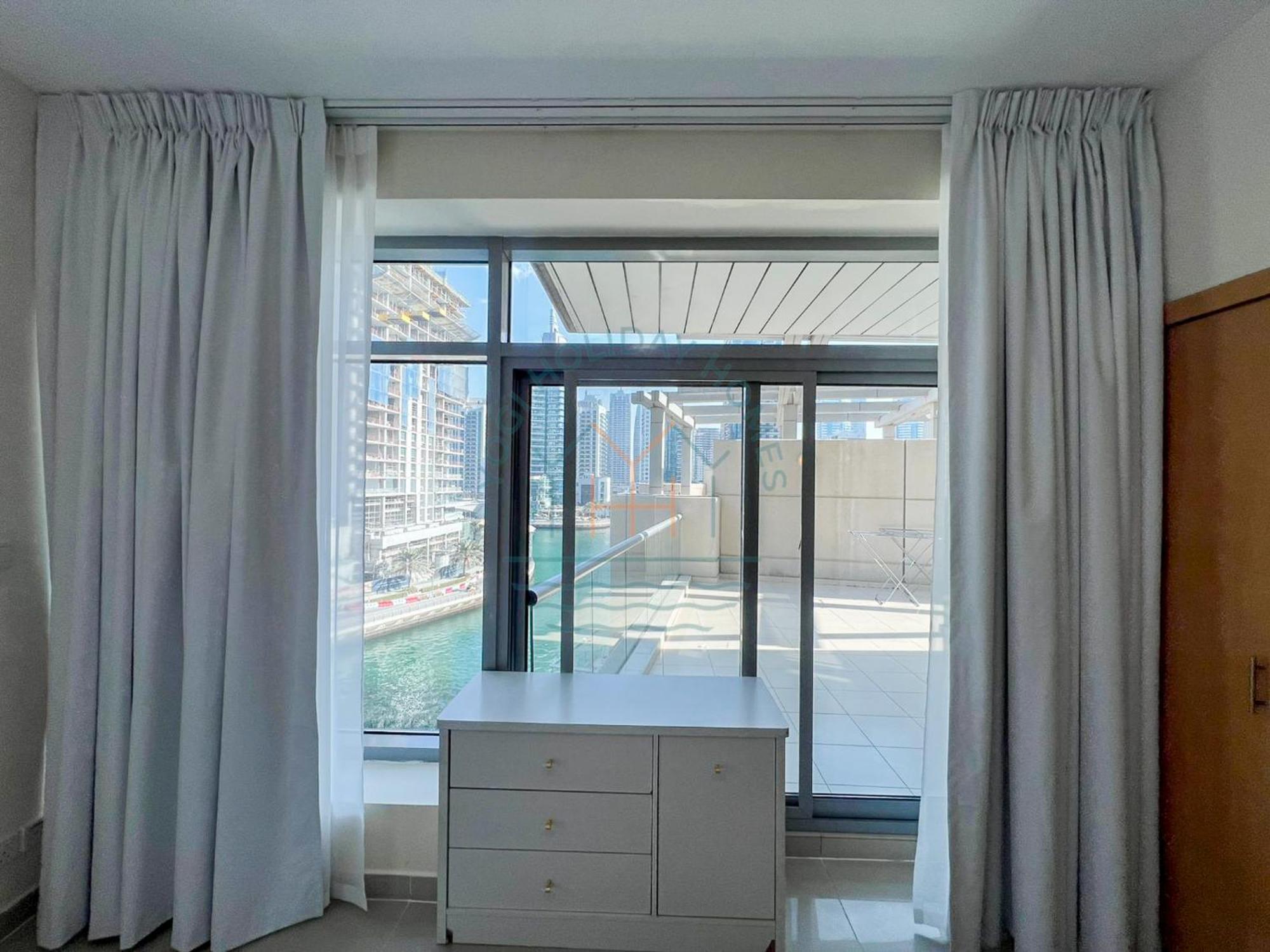 Blakely 2br Lakeview Retreat - Open Balcony And Marina Views