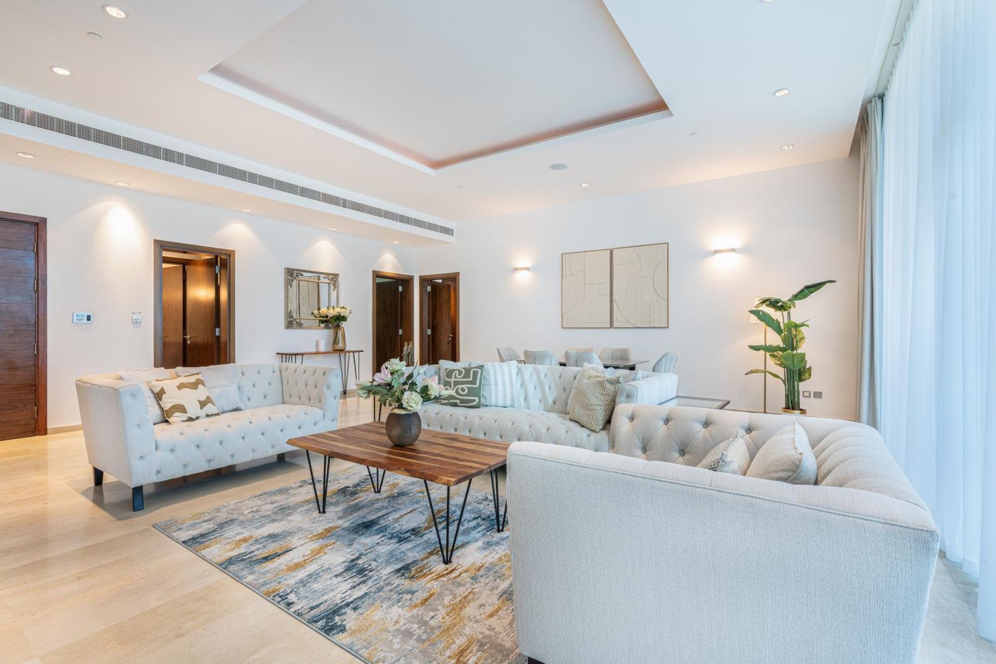 Palm Next To Nakheel Mall With Private Appartement *