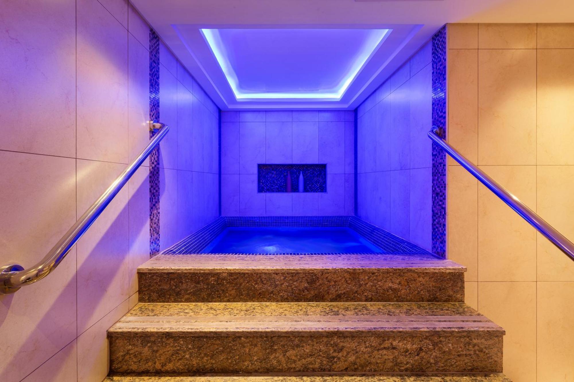 Royal Continental Business Bay - Deluxe 5*