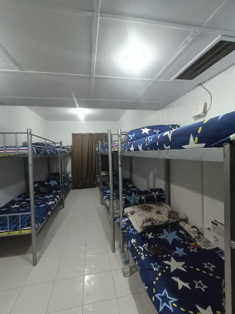 Brand New Unisex Single Partition In Center Of Bur Homestay Dubai