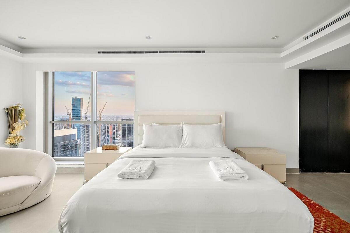 Upscale 2br Duplex Near Burj Khalifa With Free Parking & Pool * Dubaï
