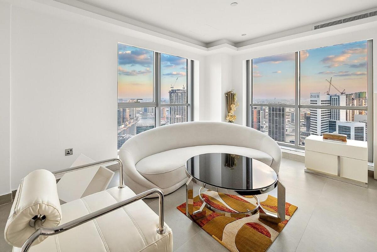 Upscale 2br Duplex Near Burj Khalifa With Free Parking & Pool Appartement *