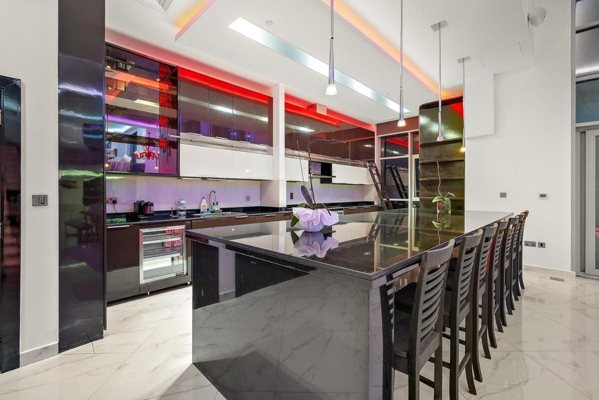 Appartement Upscale 2br Duplex Near Burj Khalifa With Free Parking & Pool *
