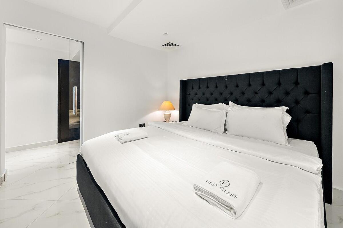 Upscale 2br Duplex Near Burj Khalifa With Free Parking & Pool Appartement *