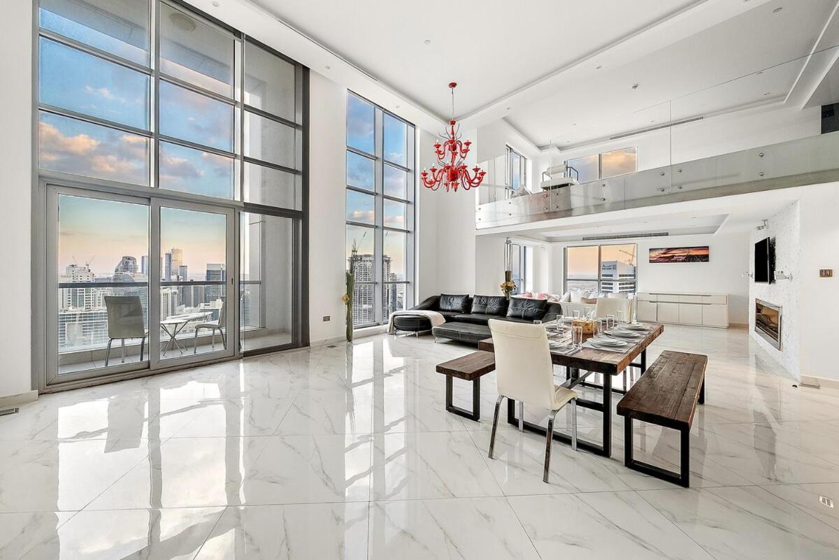 Upscale 2br Duplex Near Burj Khalifa With Free Parking & Pool Dubaï
