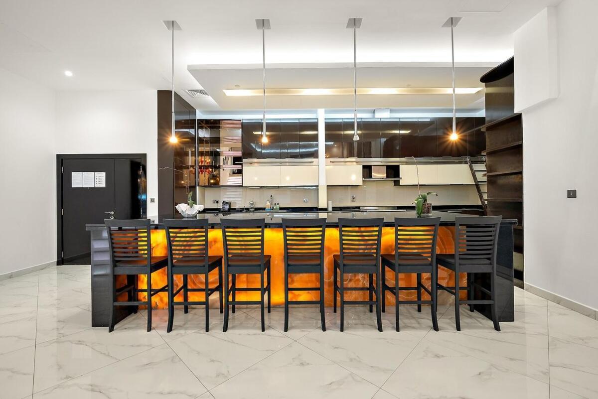 Upscale 2br Duplex Near Burj Khalifa With Free Parking & Pool Appartement *
