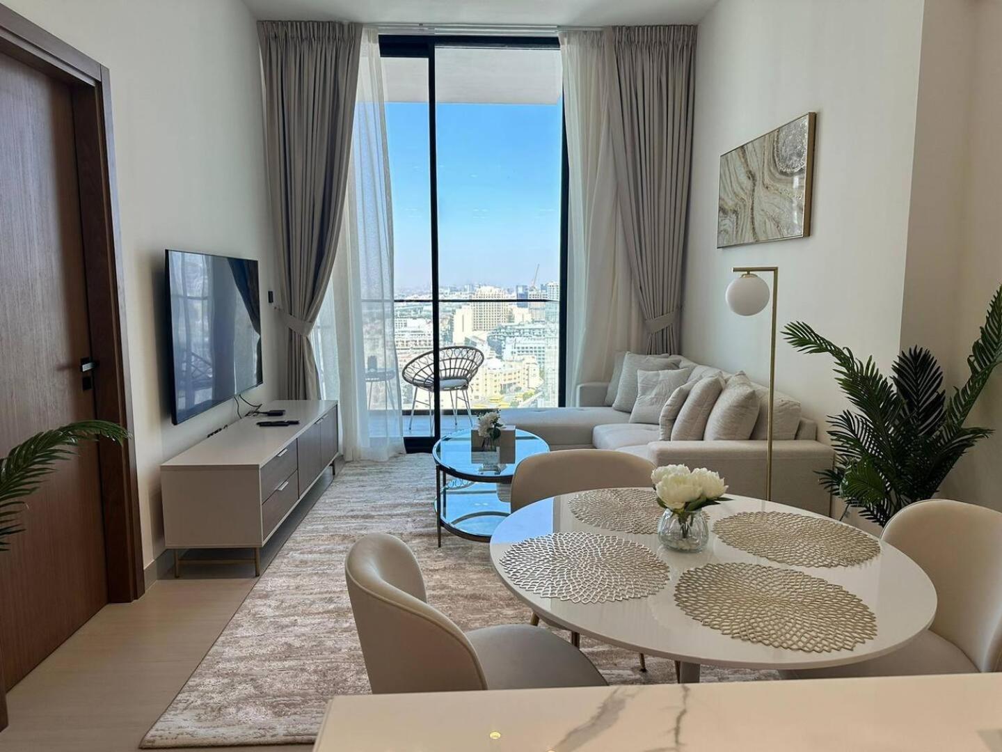 Elegant Urban 1 Bedroom In Jvc *