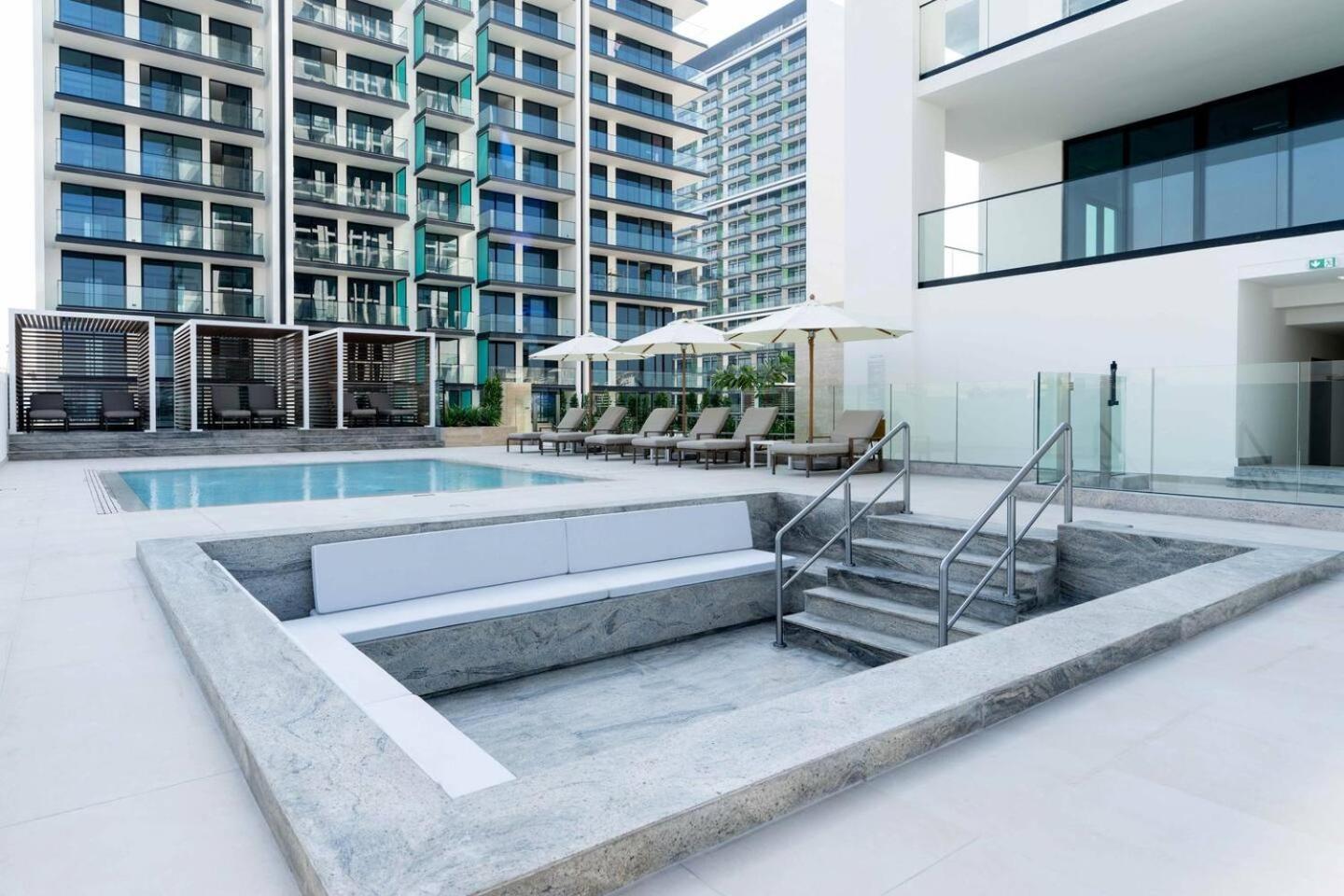 Elegant Urban 1 Bedroom In Jvc *