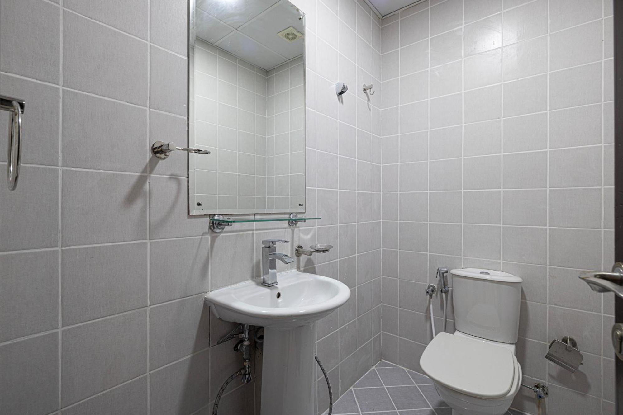 Cozy Urban 2br In Dec Tower Marina Dubaï