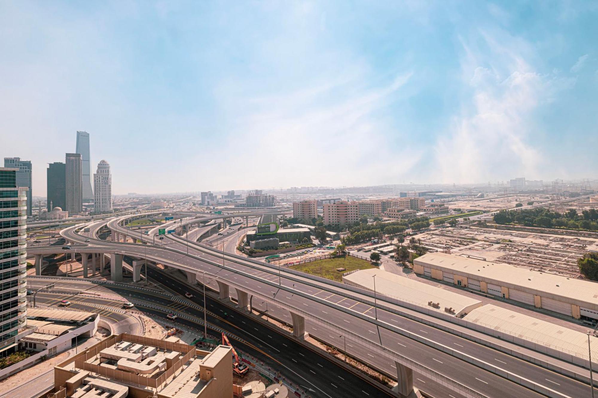 Cozy Urban 2br In Dec Tower Marina * Dubaï