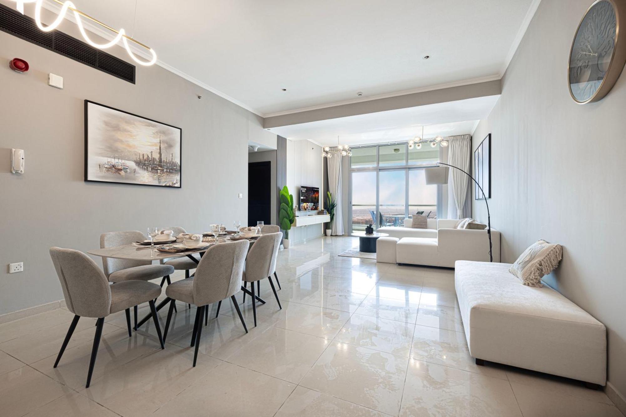 Cozy Urban 2br In Dec Tower Marina Dubaï