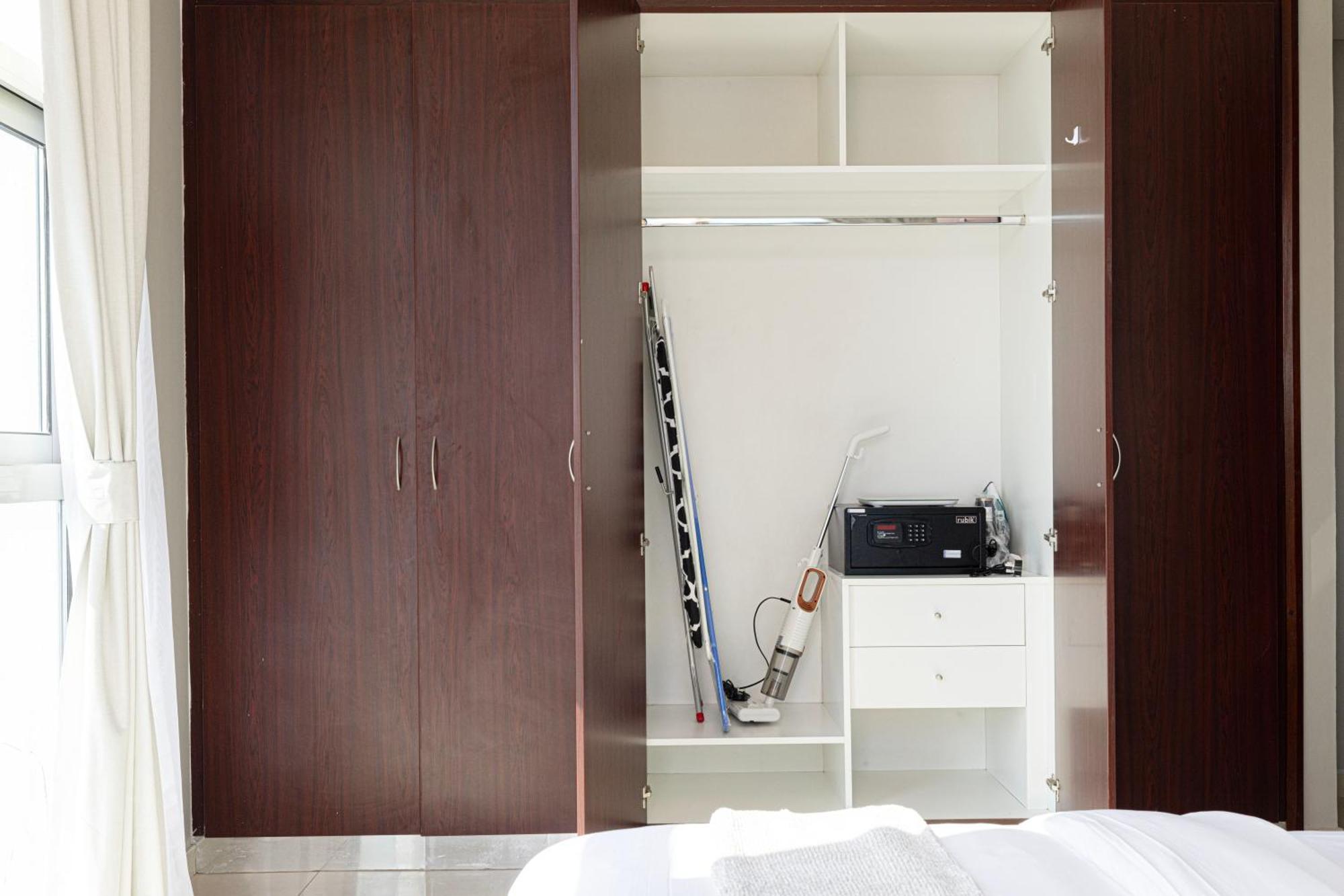 Cozy Urban 2br In Dec Tower Marina Appartement