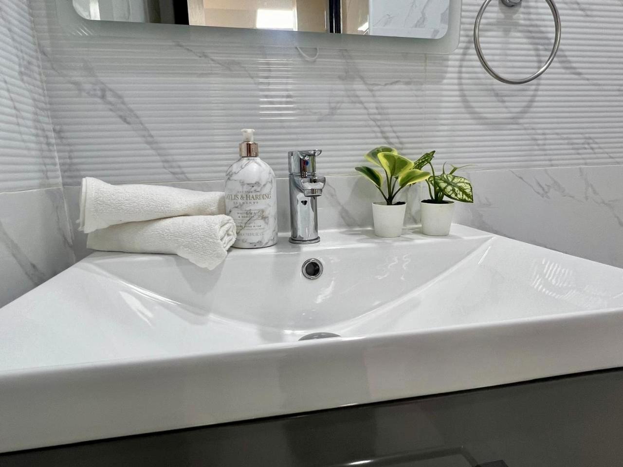 Lejlighed Stylish 1 Bedroom Canal View, Near And Metro Station