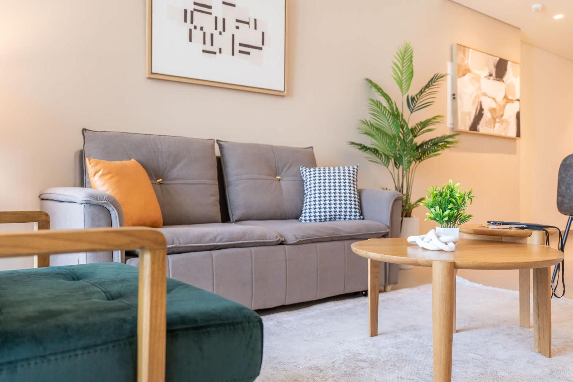 Modern 1-bedroom Perfect For Family In Downtown With Skyline Views *