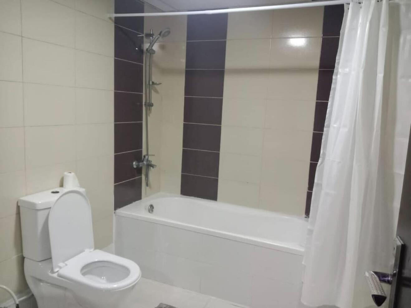 Partitioned Single In Al Barsha 1 Near Metro Dubaï