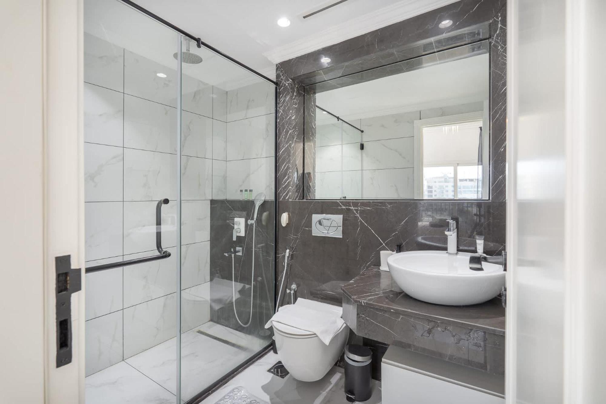 Relaxing 1-bedroom In Al Barshaa South *