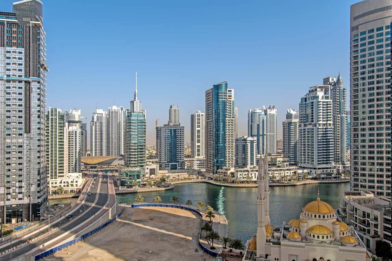 Homey 1-bedroom With Balcony Views In Marina * Dubaï