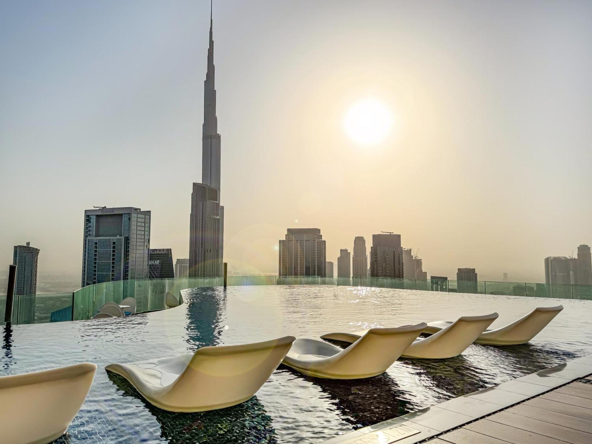 Stunning 2br With Burj View & Infinity Pool * Dubai