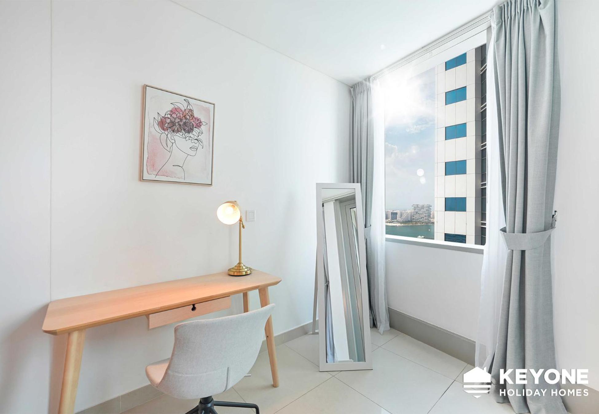 Fascinating Ocean Views In A One Bedroom Appartement *