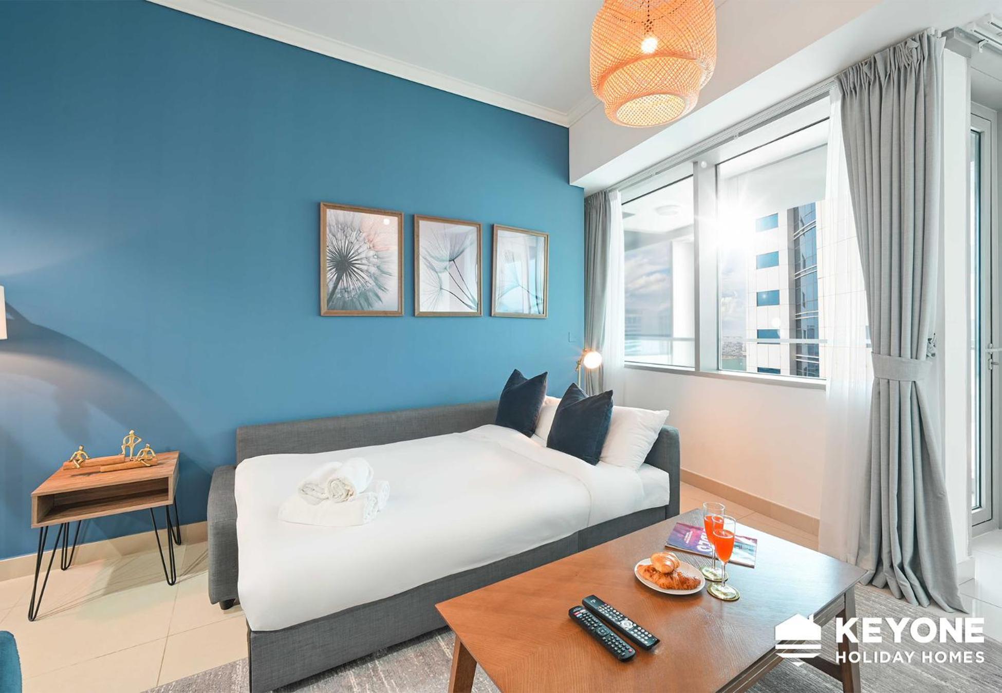 Fascinating Ocean Views In A One Bedroom Appartement Dubaï