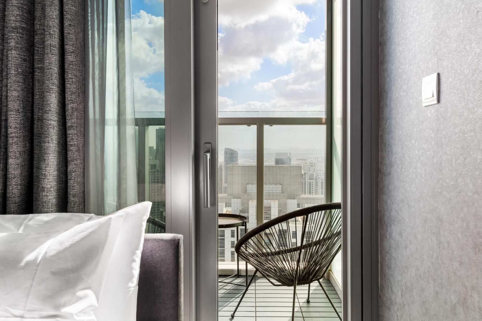 Sky-high 2br - Infinity Pool & Burj Khalifa Views Dubaï