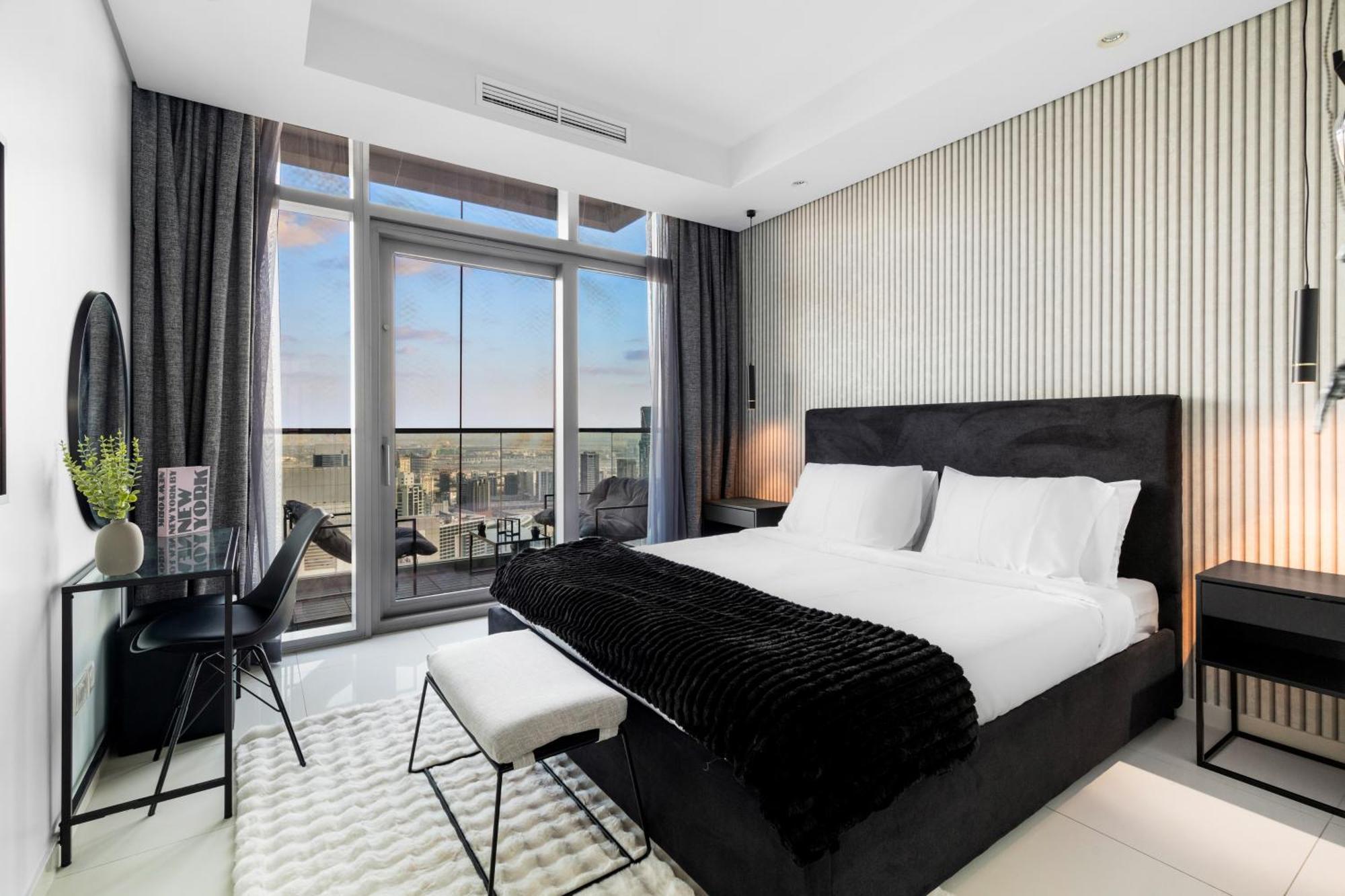 Sky-high 2br - Infinity Pool & Burj Khalifa Views * Dubaï