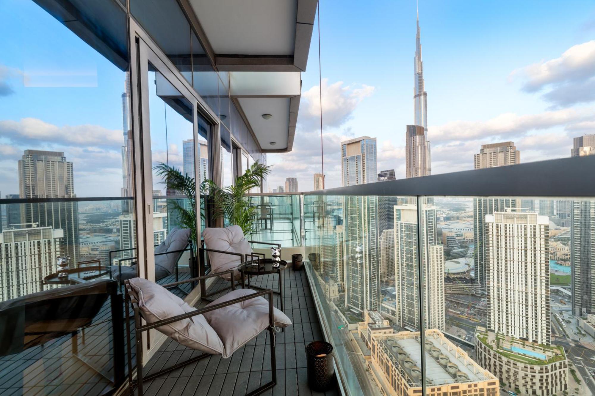 Sky-high 2br - Infinity Pool & Burj Khalifa Views Appartement *