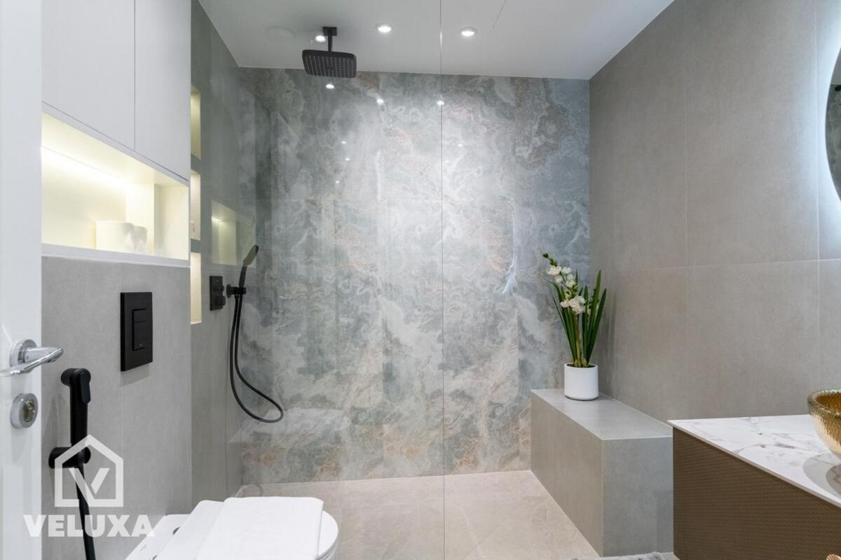 Veluxa-luxe 2bed 2 Min Walk To Mall Appartement *