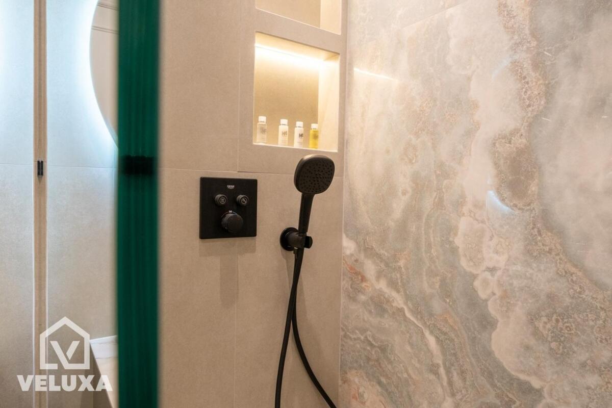 Veluxa-luxe 2bed 2 Min Walk To Mall Appartement