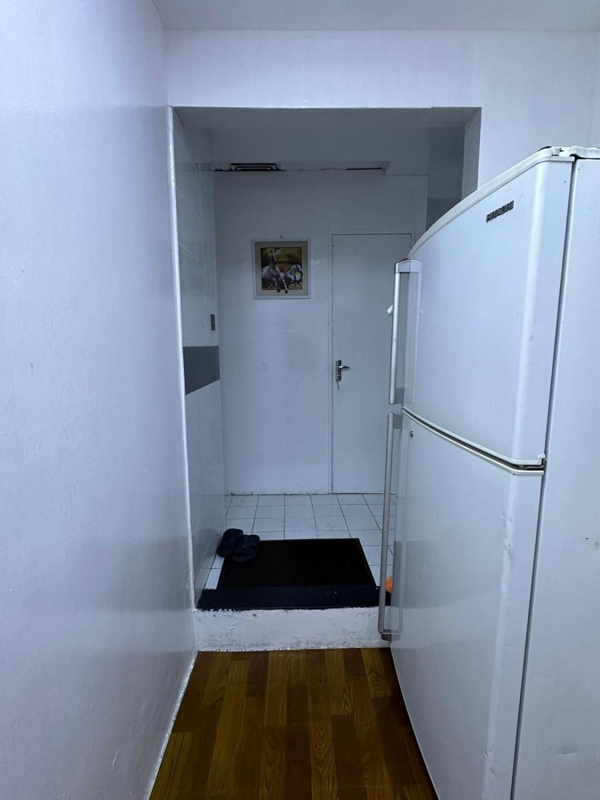 Habitación en casa particular Brand New Unisex Budget Family In Center Of Bur