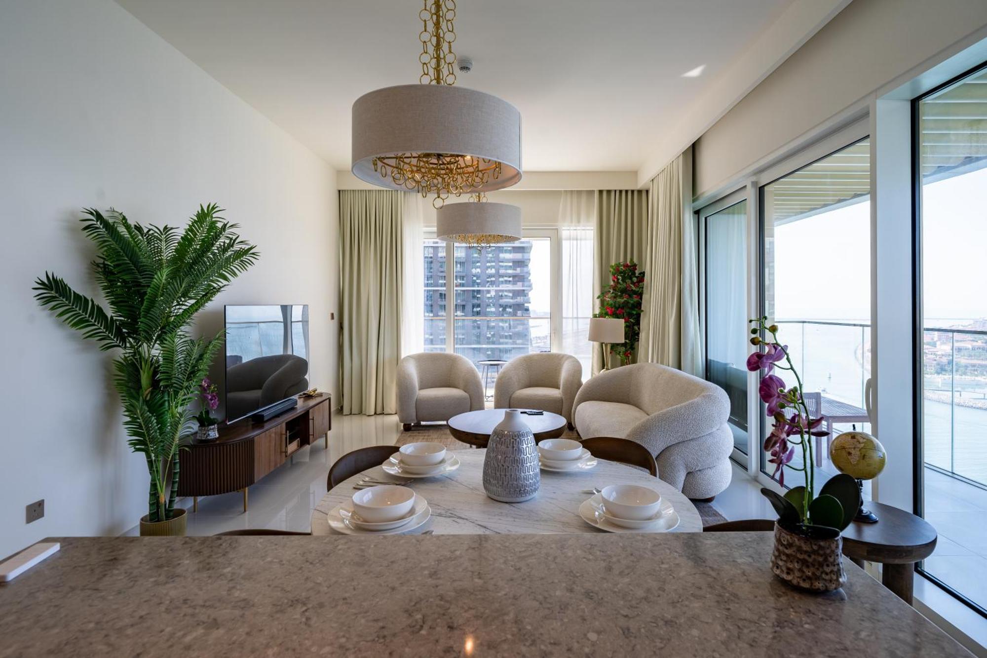 Homes Beyond Newly Furnished 2br With Access Appartement *