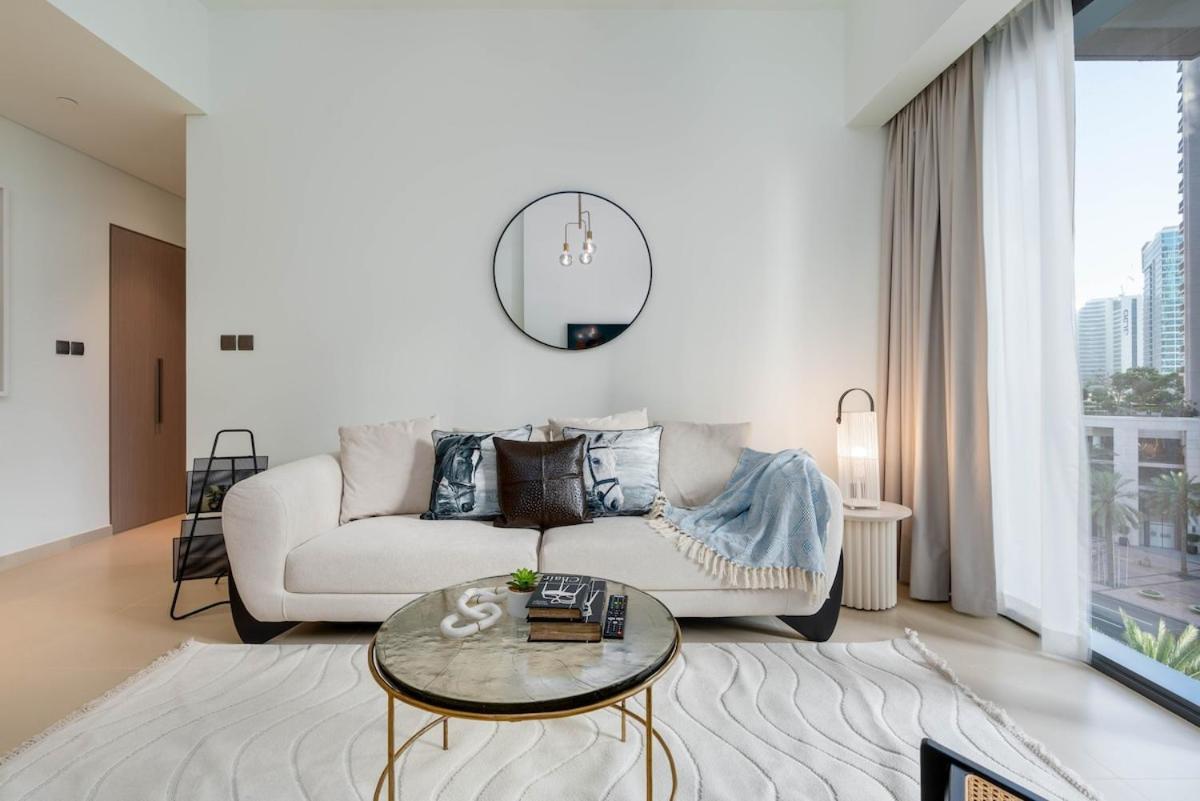 Apartamento Brand New Stylish 1 Bed Next To Burj Khalifa By Boulevard Dubái
