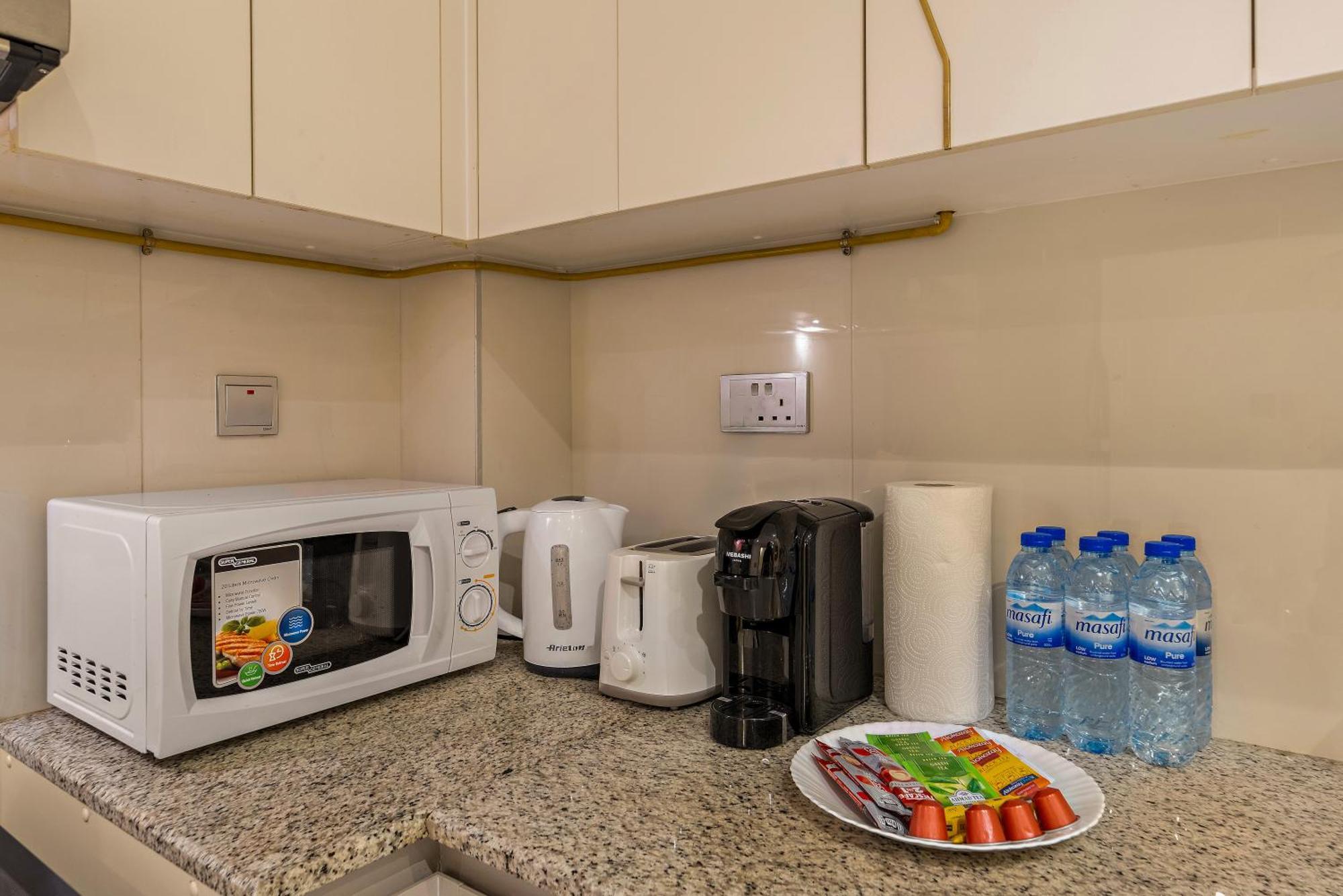 Stunning Waterfront Burj Views With Pool & Gym, Sleeps 6 Appartement *