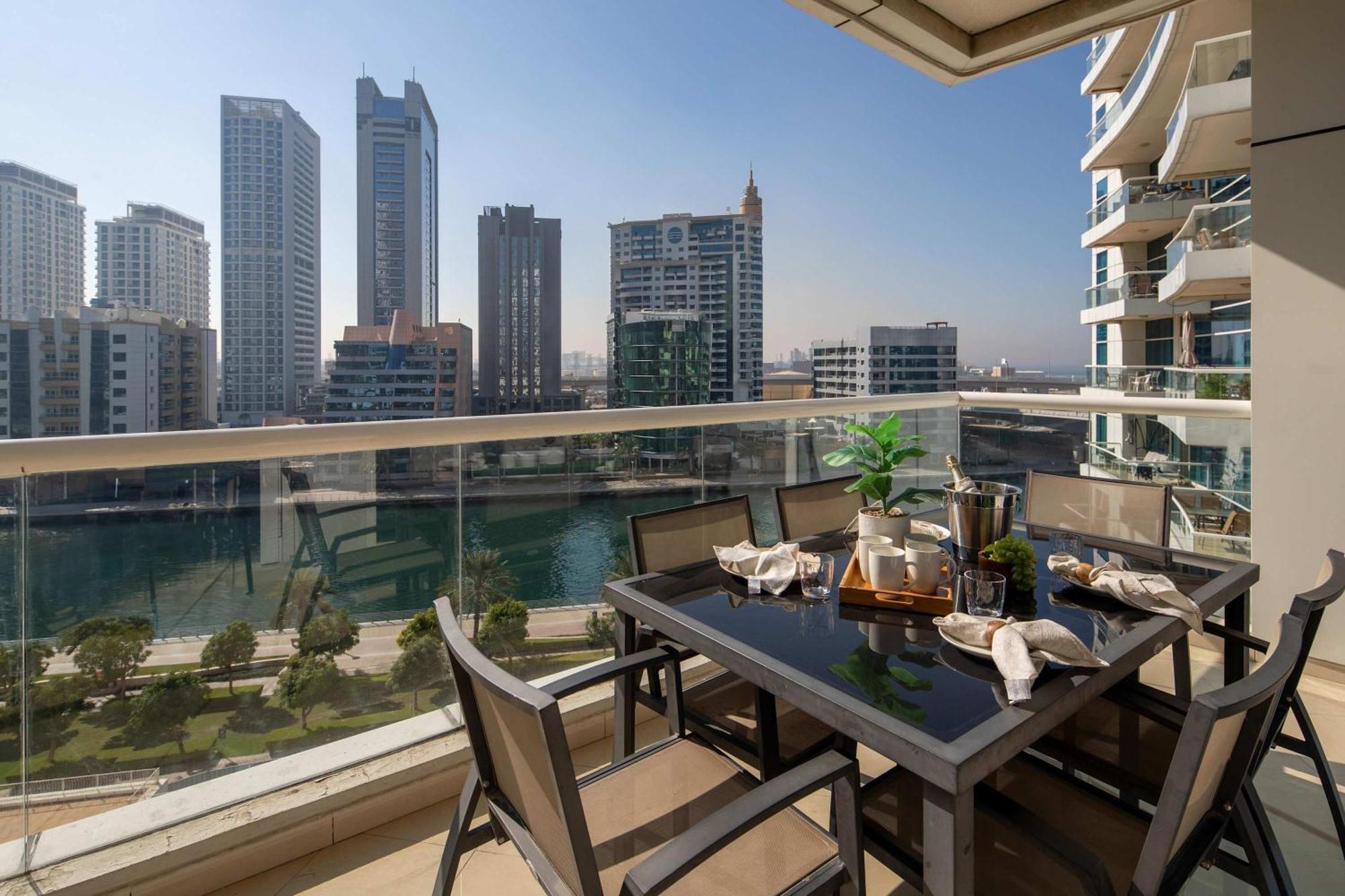 Frank Porter - Dorra Bay Apartment Dubai