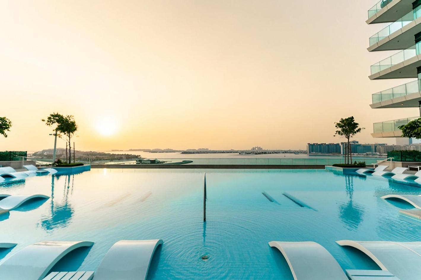 Vacay Lettings - Private Access -emaar Beachfront * Dubái