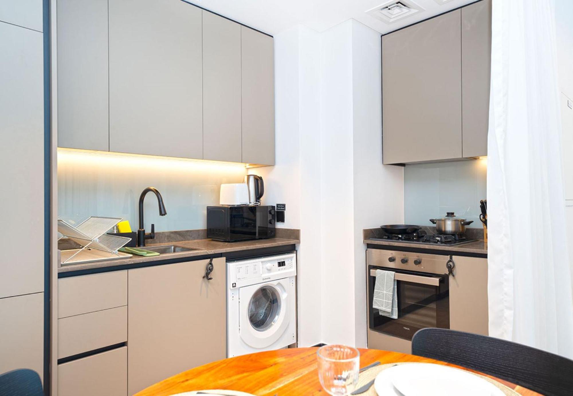 Easygo - Northside Tower 2 Canal View * Dubai
