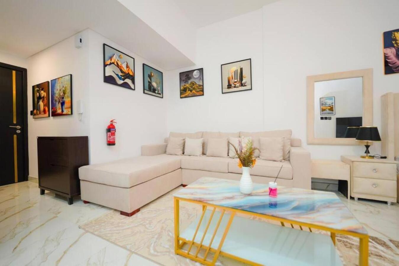 Brown Stone - Dragon Mart International Apartamento