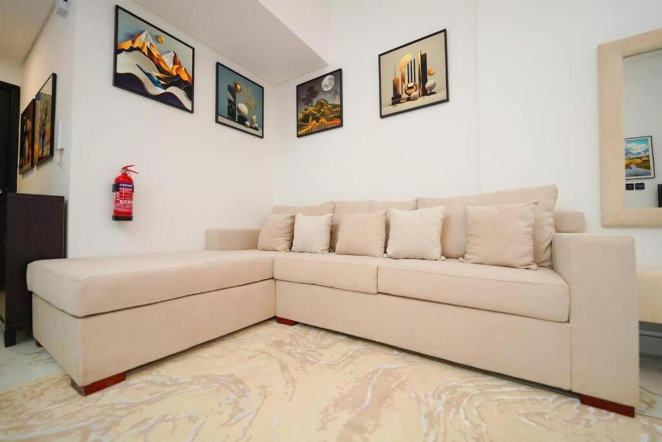 Apartamento Brown Stone - Dragon Mart International