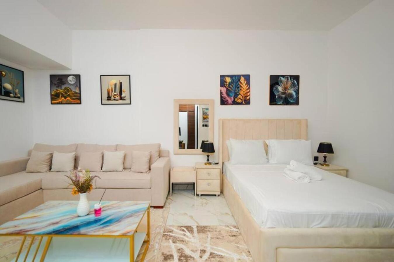 Apartamento Brown Stone - Dragon Mart International