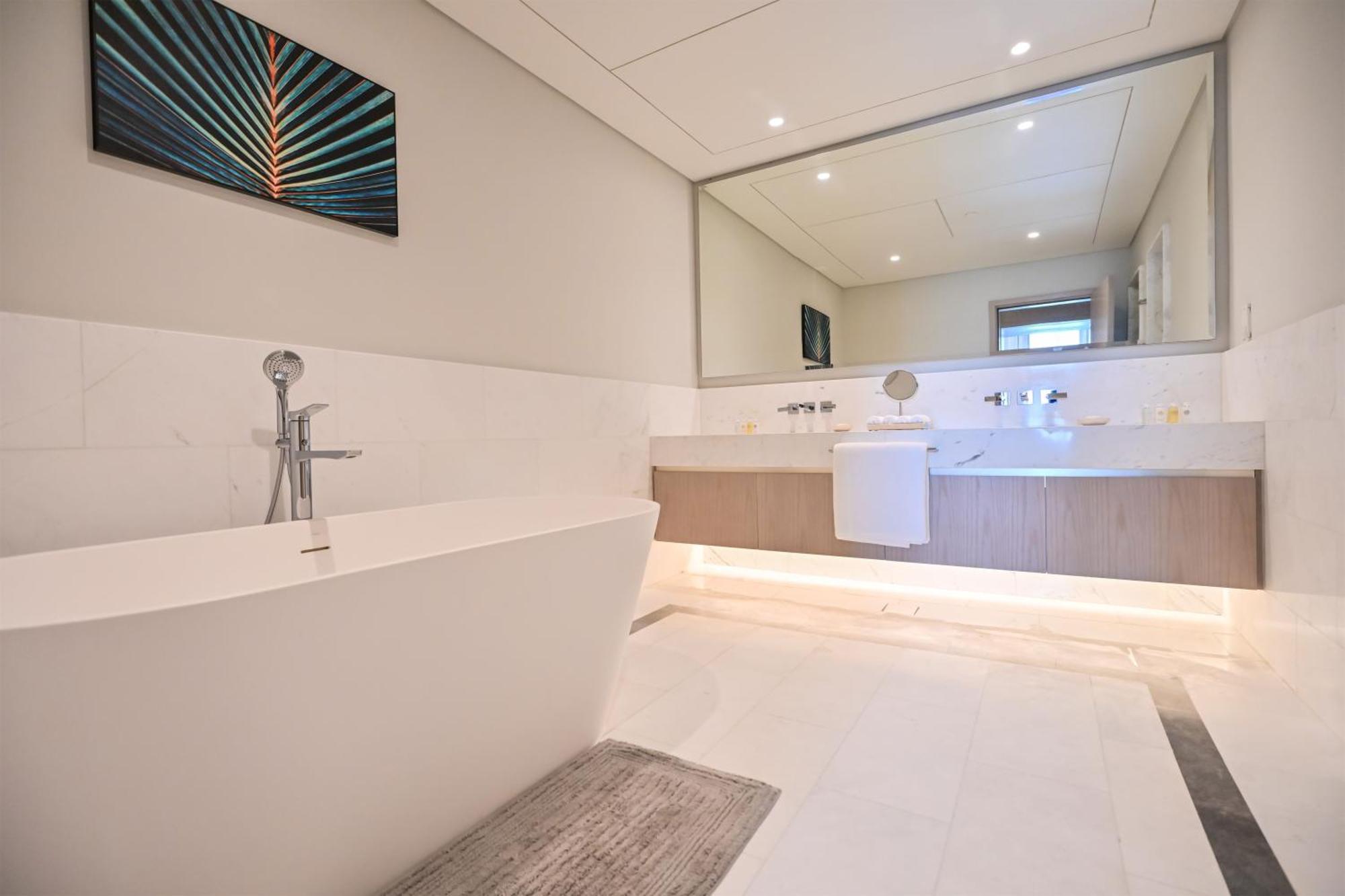 Luxury 1-br With Stunning Views In Palm Tower By Luxe Shortlet Appartement Dubaï