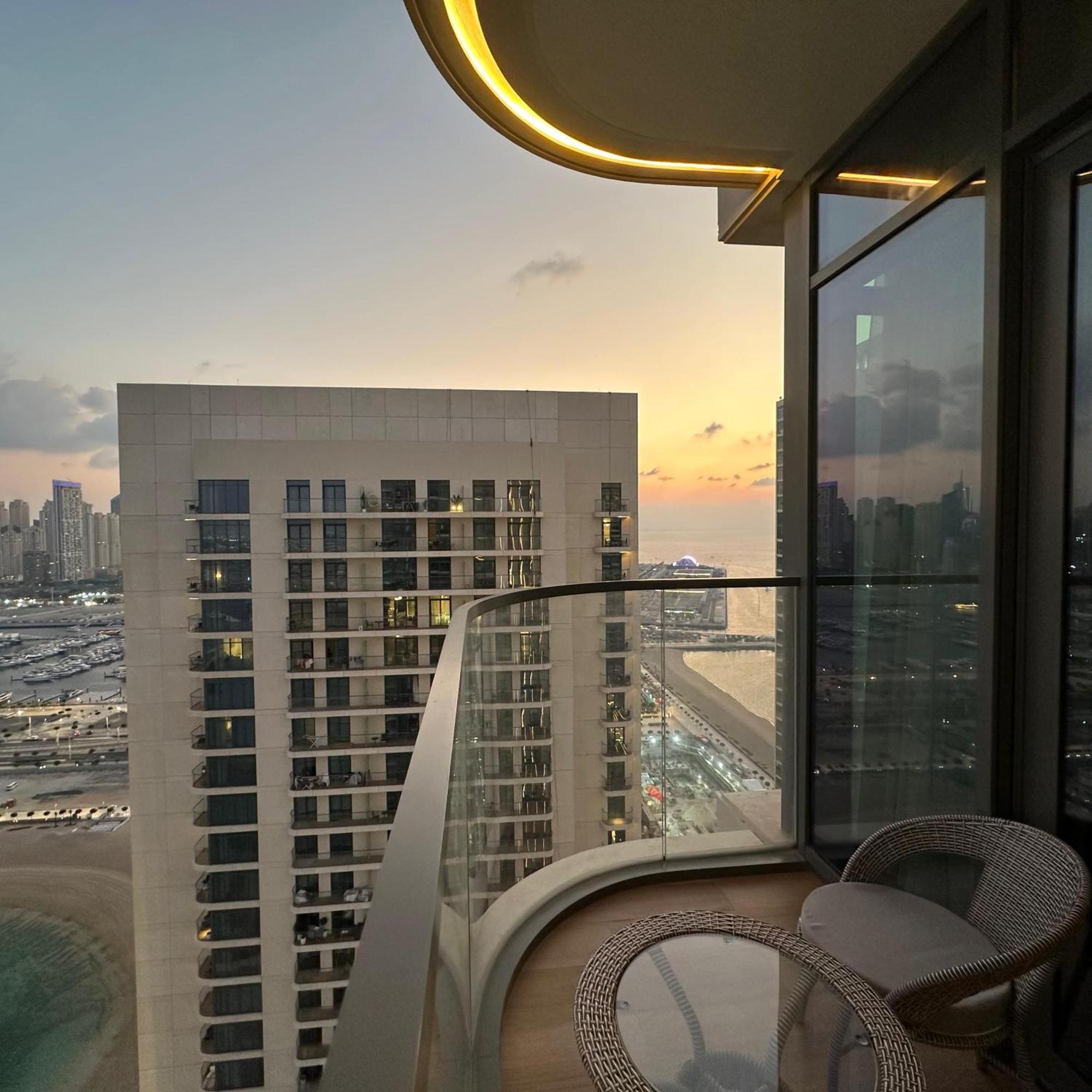 Amakin Beachfront Palm Jumeirah Marina Vista 2 *