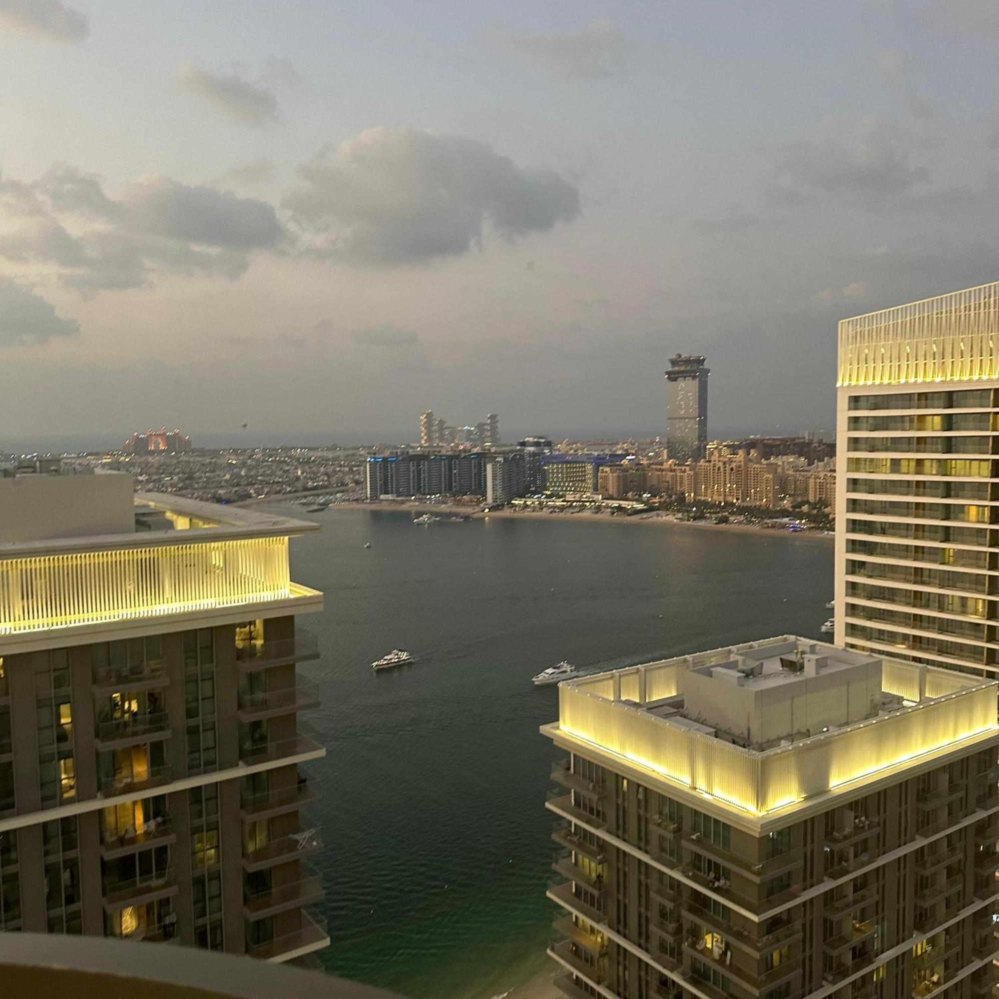 Amakin Beachfront Palm Jumeirah Marina Vista 2
