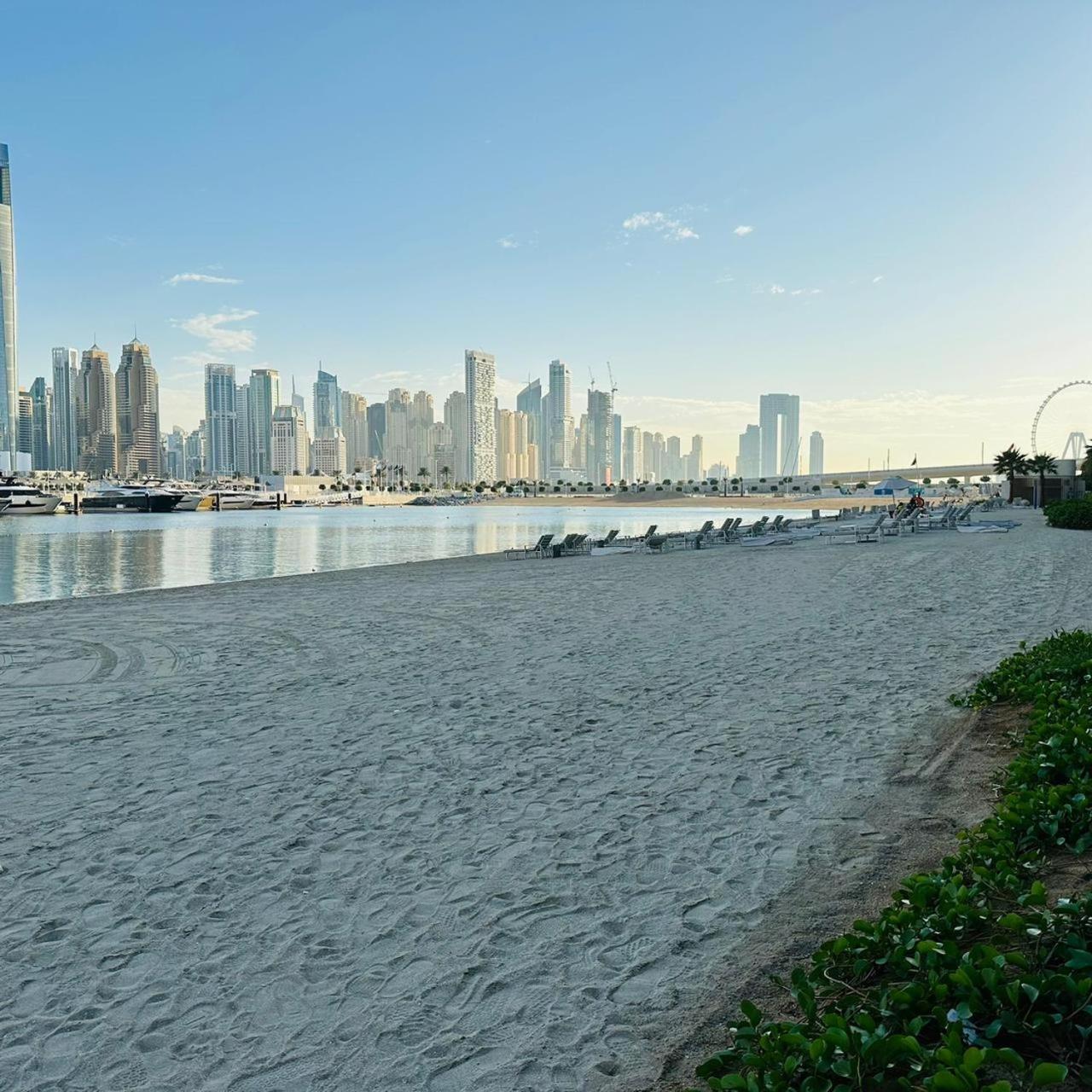 Amakin Beachfront Palm Jumeirah Marina Vista 2